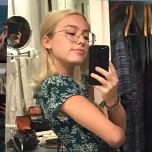 Meet your Posher, Juliette